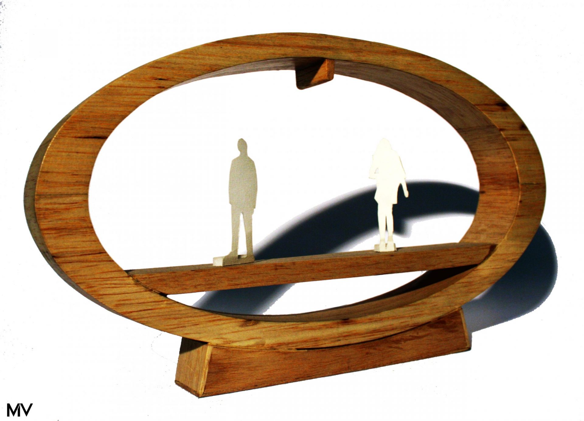 Tube – Maquette d'une tranche de batiment en tube, réalisée en balsa et polystirène.